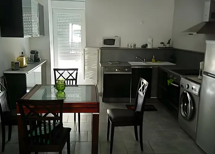 Le Du Vieux Mûrier Côté Est Hébergement de vacances Saint-Jean-de-Serres